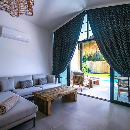 Region Random Villas By Lookbookholiday Willa *