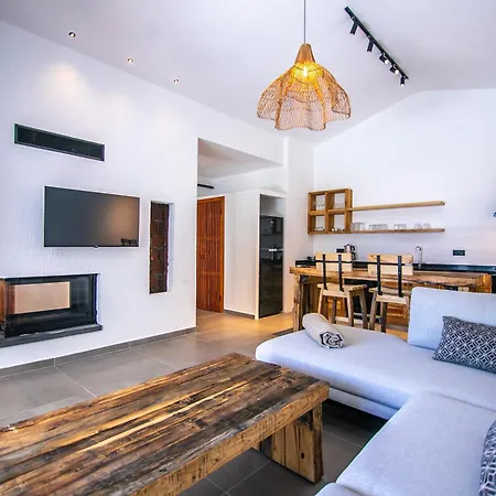 Region Random Villas By Lookbookholiday Willa