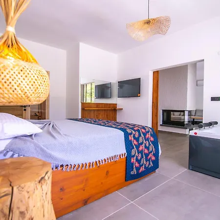 Region Random Villas By Lookbookholiday Willa *